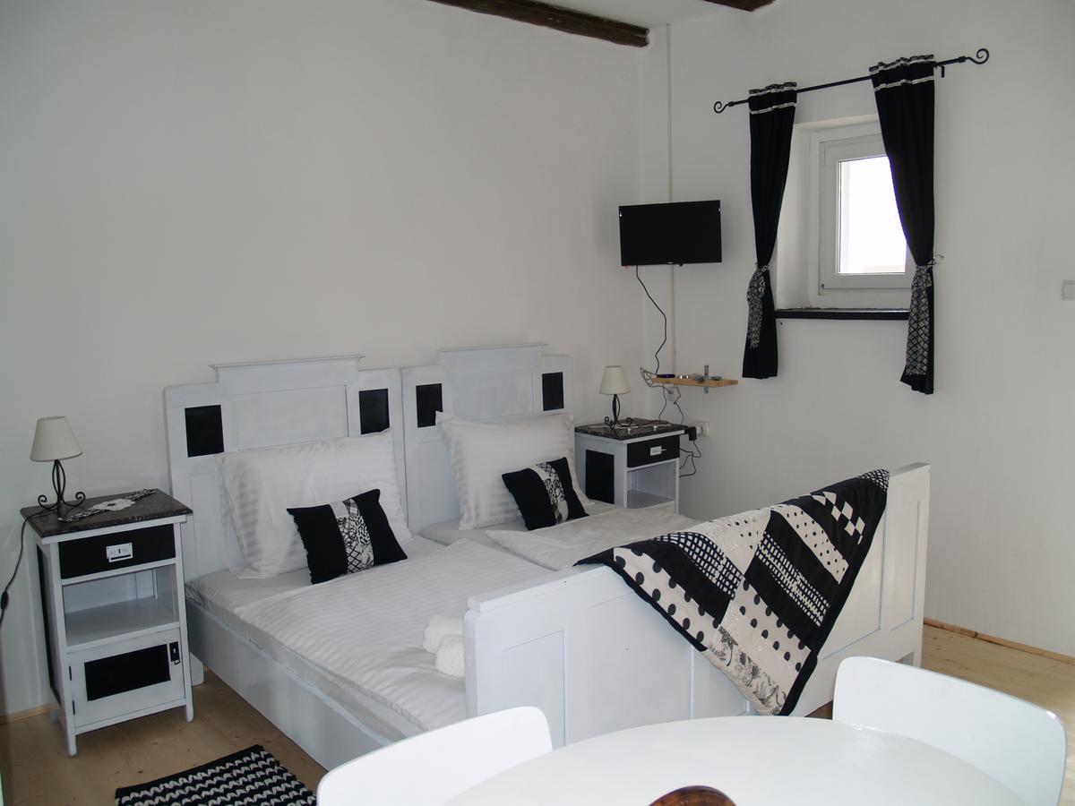 Pannonia Terranova Hotel Vardarac Luaran gambar